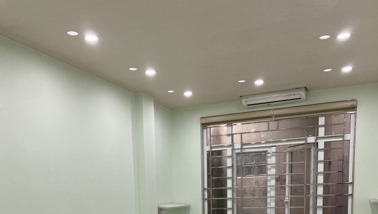 Cho thuê nhà nguyên căn ngõ Văn Chương 2, Đống Đa, 35m x4 tầng, 4 ngủ, 13 Triệu.
